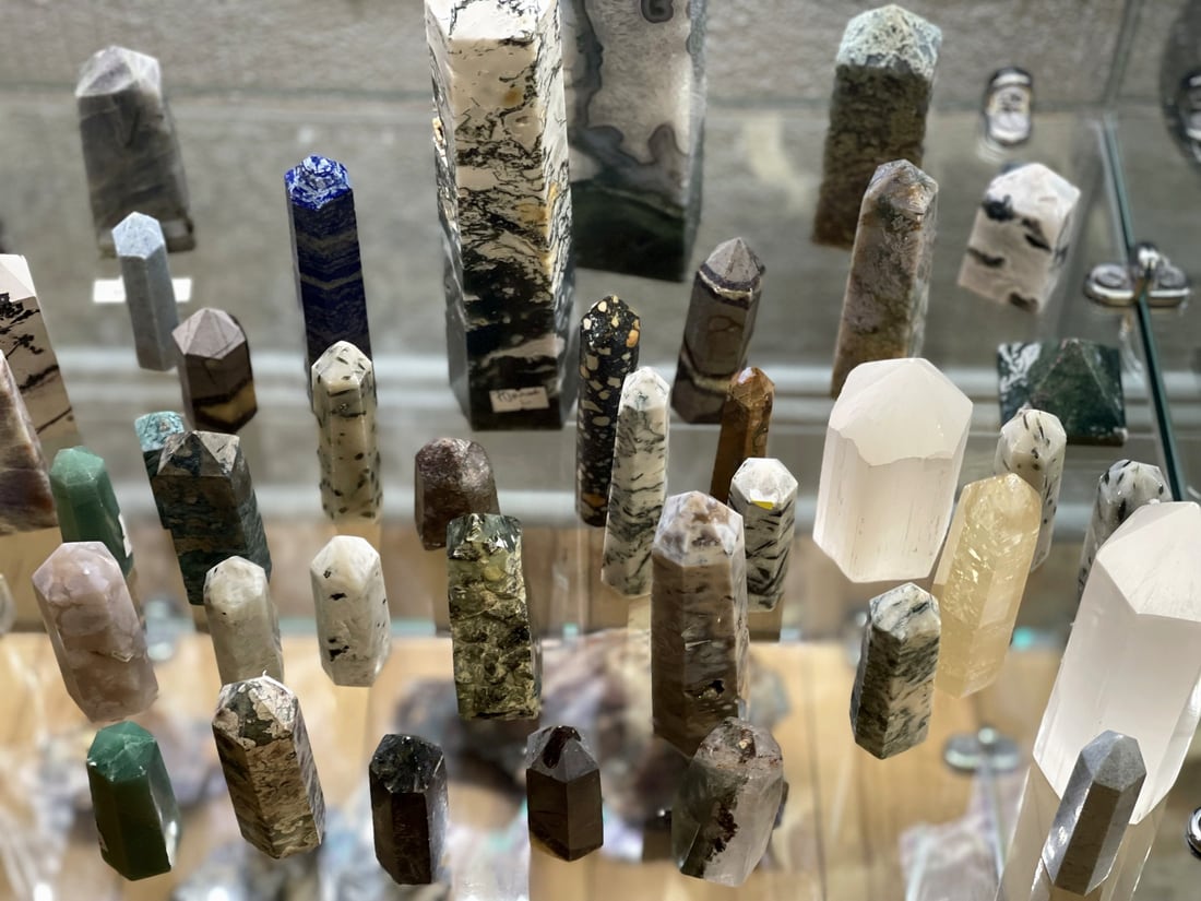 Crystals at Tremont Rocks